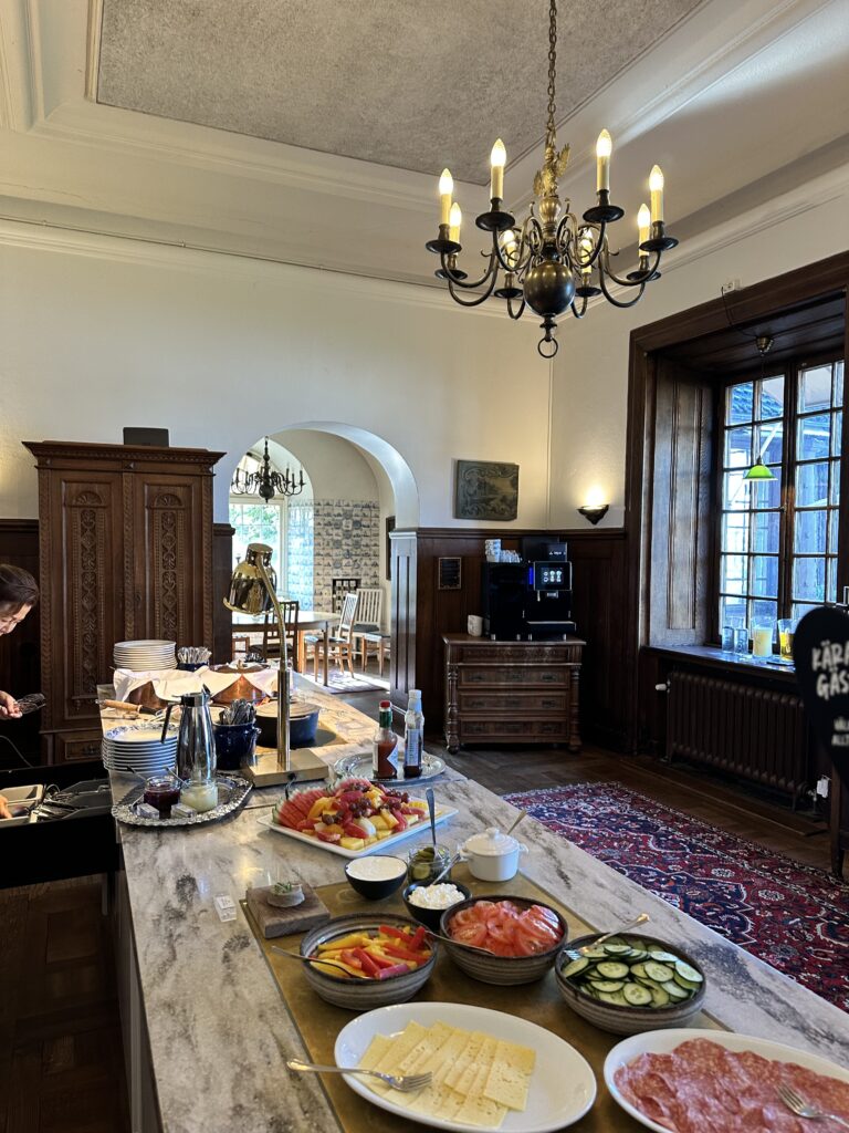 Frukost på Högberga Gård Hotell & Konferens